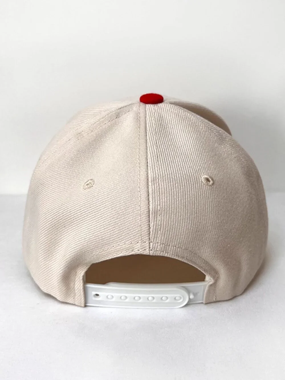 Red cap Blonde cap wdger er ger e gedrgb wg we gweg wegerbe